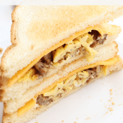 sausage sandwich with toasted bread