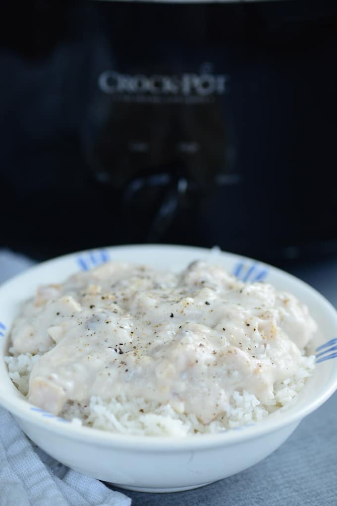 an easy crockpot chicken dinner with rice