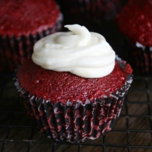 making a red velvet cupcakes recipe