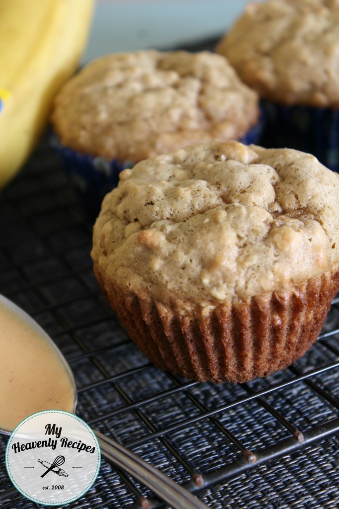 Banana Oat Muffins with Peanut Butter 