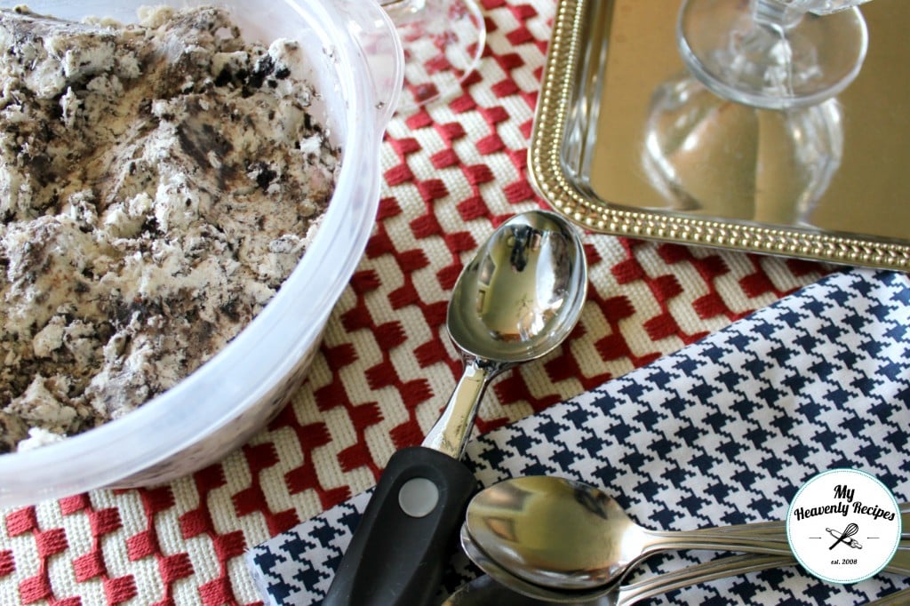 container of no-churn Cookies and Cream ice cream