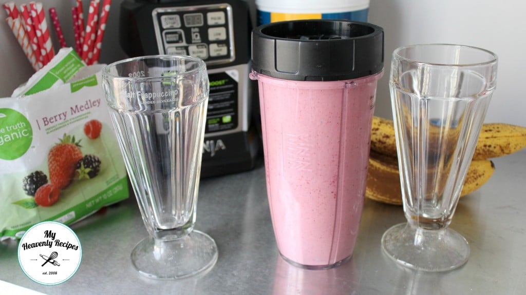 Mixed Berry Smoothie in a blender glass