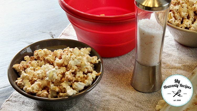 Cinnamon and Sugar popcorn in a bowl