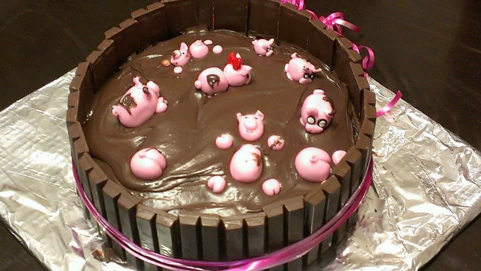 Peppa Pig Crown Cake | Cake Design for Kids | Order Kids Birthday Cake in  Bangalore – Liliyum Patisserie & Cafe