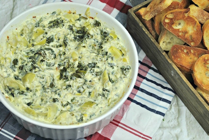 Have delicious Instant Pot Spinach Artichoke Dip in just 10 minutes!