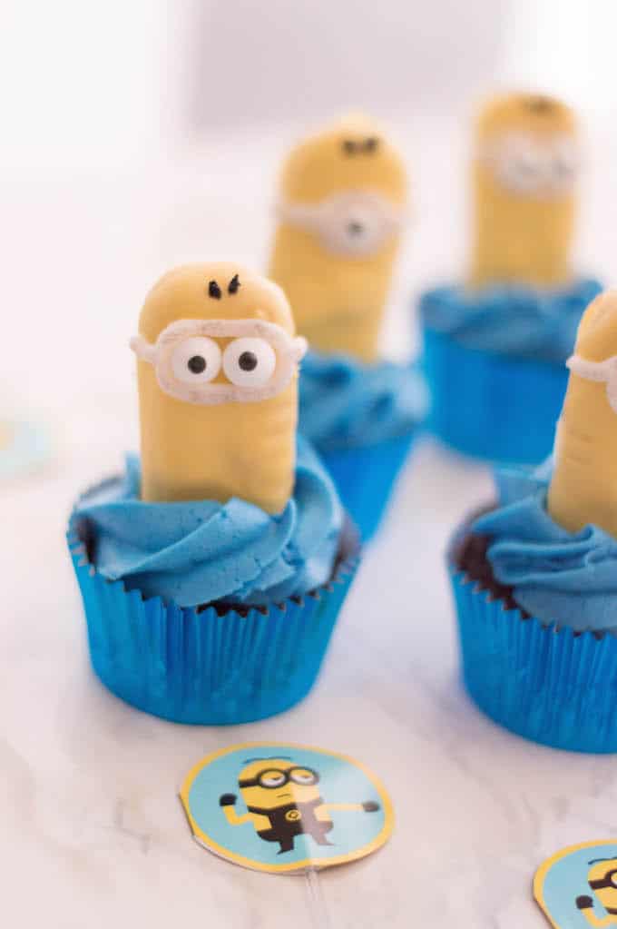 Turn these Minion cupcakes into a fun party activity by letting your guests create their own Minion.