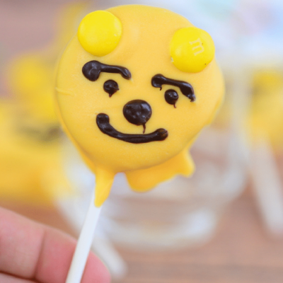 These Winnie The Pooh Oreo Pops are perfect for themed parties! Whether it’s your son or daughter’s birthday coming up or if they just simply adore Winnie The Pooh, these Oreo pops are a wonderful addition to your list of special treats.