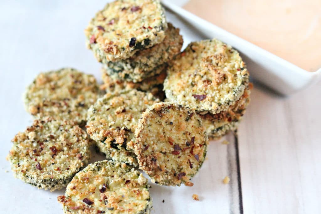 upclose picture of baked zucchini chips