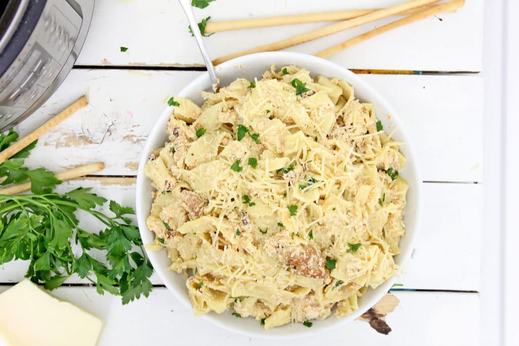 bowl of chicken alfredo