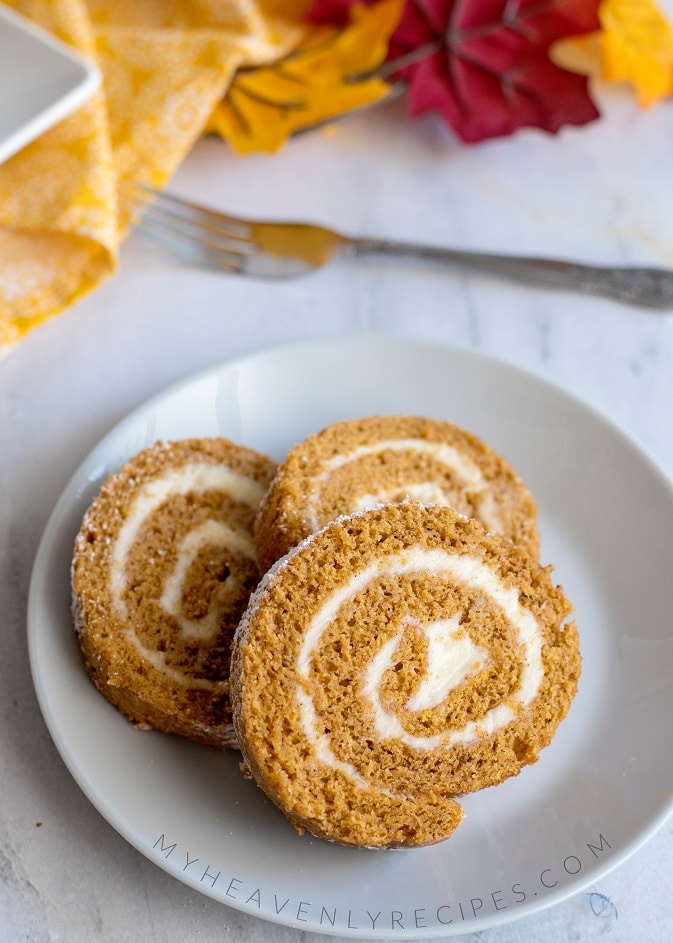 Easy Pumpkin Roll Recipe - My Heavenly Recipes