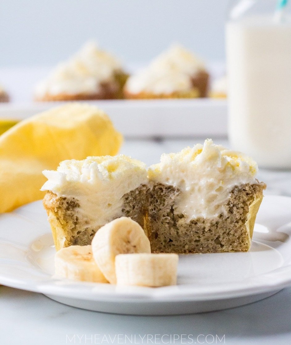 Banana Cream Cupcakes with Cream Cheese Filling