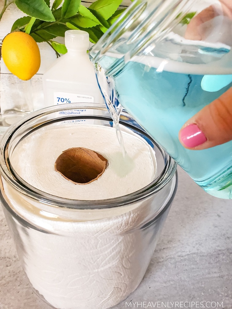 How to Make Homemade Disinfecting Wipes
