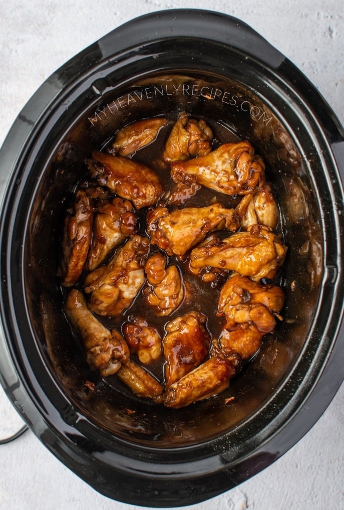 chicken wings in black crockpot