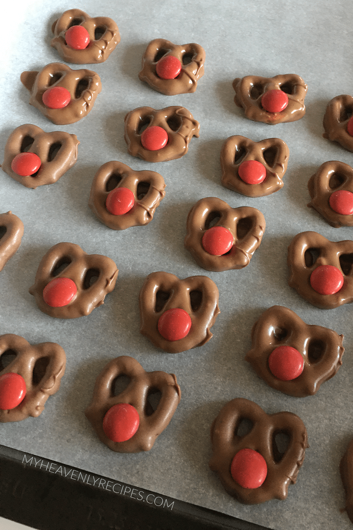 Rudolph the Red Nose Reindeer Pretzels - My Heavenly Recipes