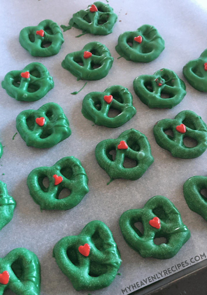 Grinch Pretzels (Extra Easy Grinch Treat!)