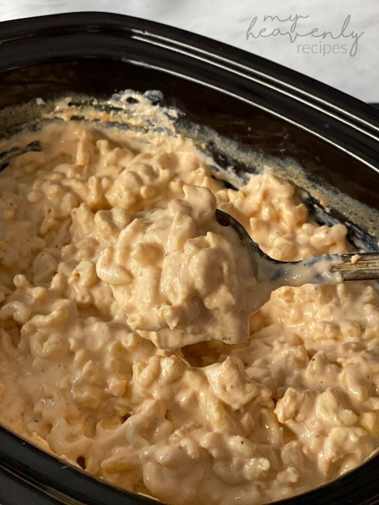 creamy white mac and cheese in crock pot