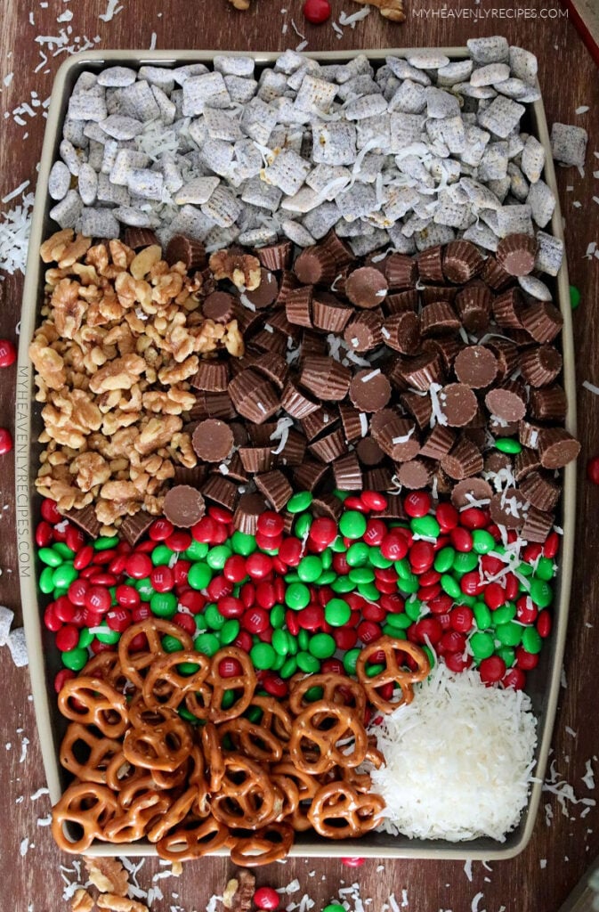 Easy Christmas Reindeer Chex Mix Recipe