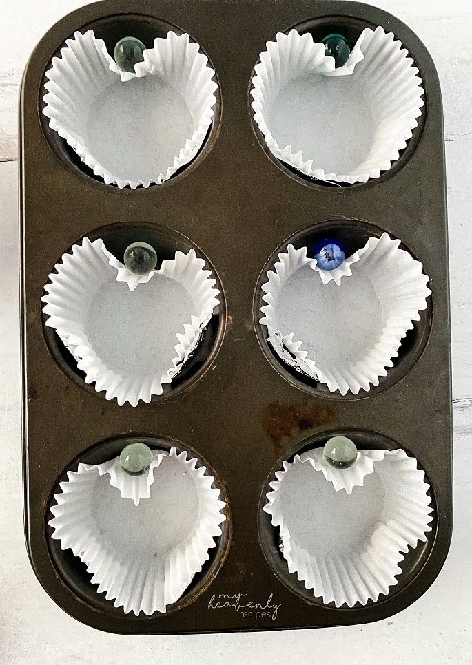 Heart shaped outlet cupcake pan