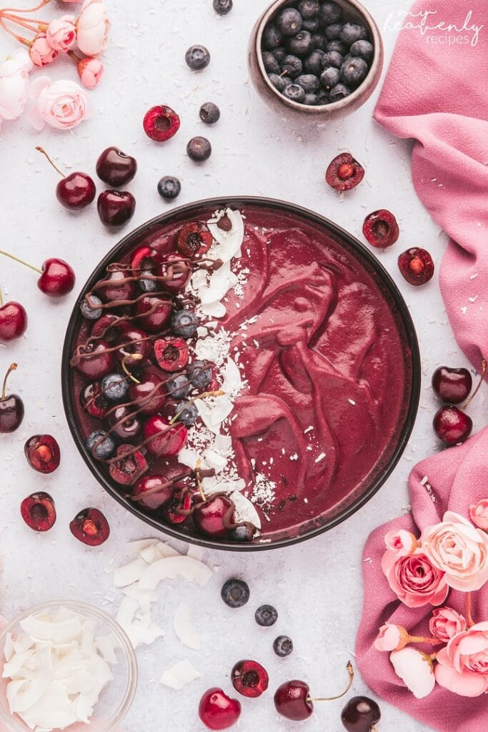 Acai Bowl - a healthy smoothie bowl way to start to the day!