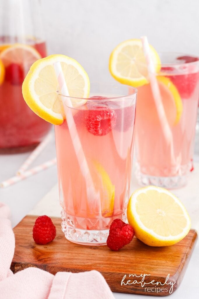 https://myheavenlyrecipes.com/wp-content/uploads/2022/05/moscato-lemonade-drink-recipe-1-683x1024.jpg