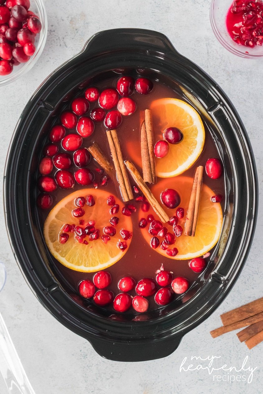 Warm Crockpot Christmas Punch - Savory Nothings