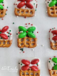 Pretzel Christmas Present Treats - My Heavenly Recipes