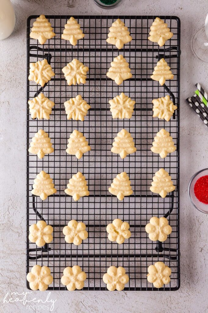 https://myheavenlyrecipes.com/wp-content/uploads/2022/12/spritz-cookies-recipe-christmas-682x1024.jpg