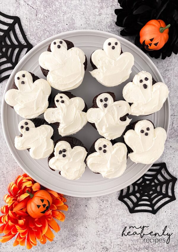 How to Make Ghost Shaped Cupcakes
