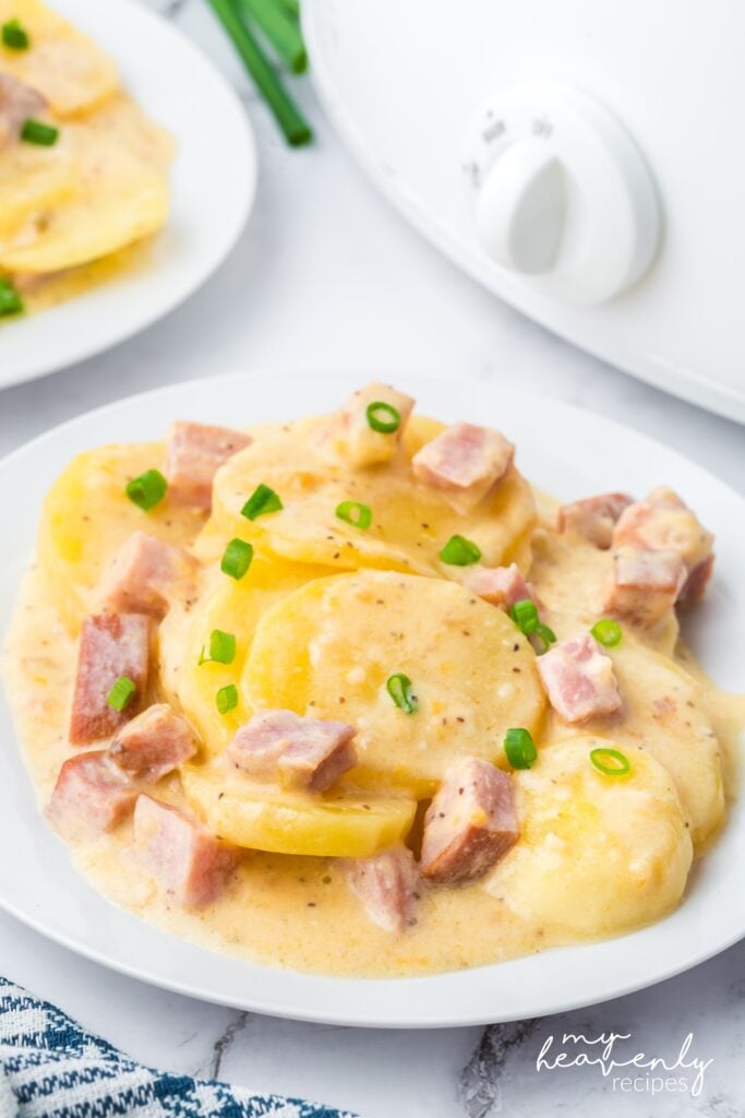 Scalloped Potatoes and Ham in the Slow Cooker - My Heavenly Recipes