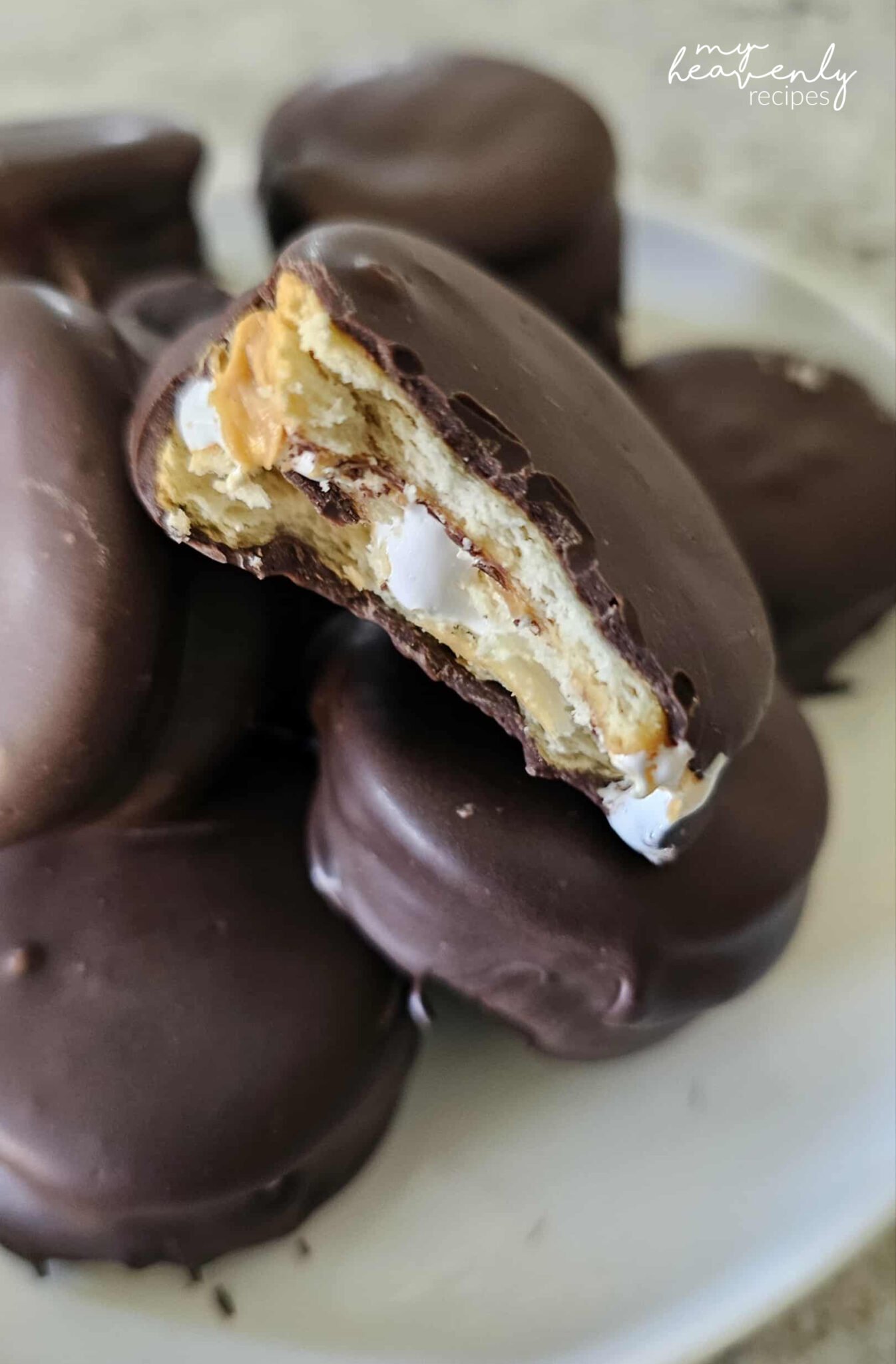 Fluffernutter Ritz Cookies