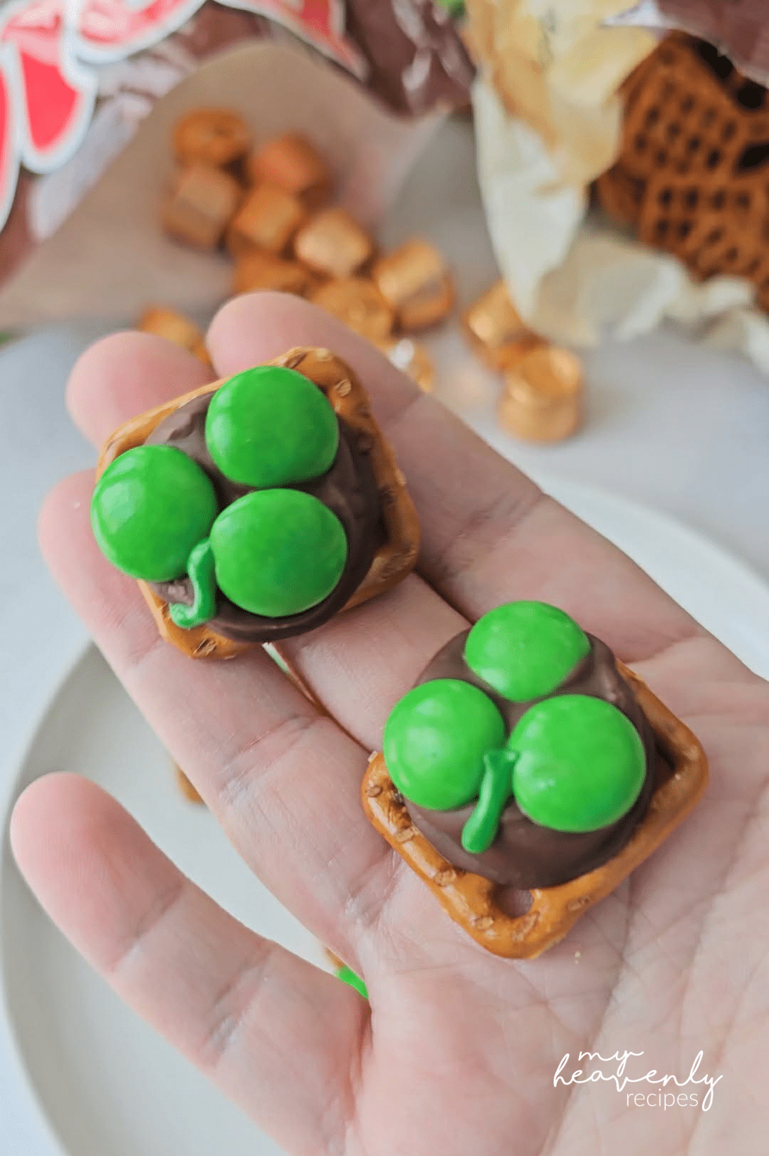 Mini Shamrock M&M Pretzel Treats