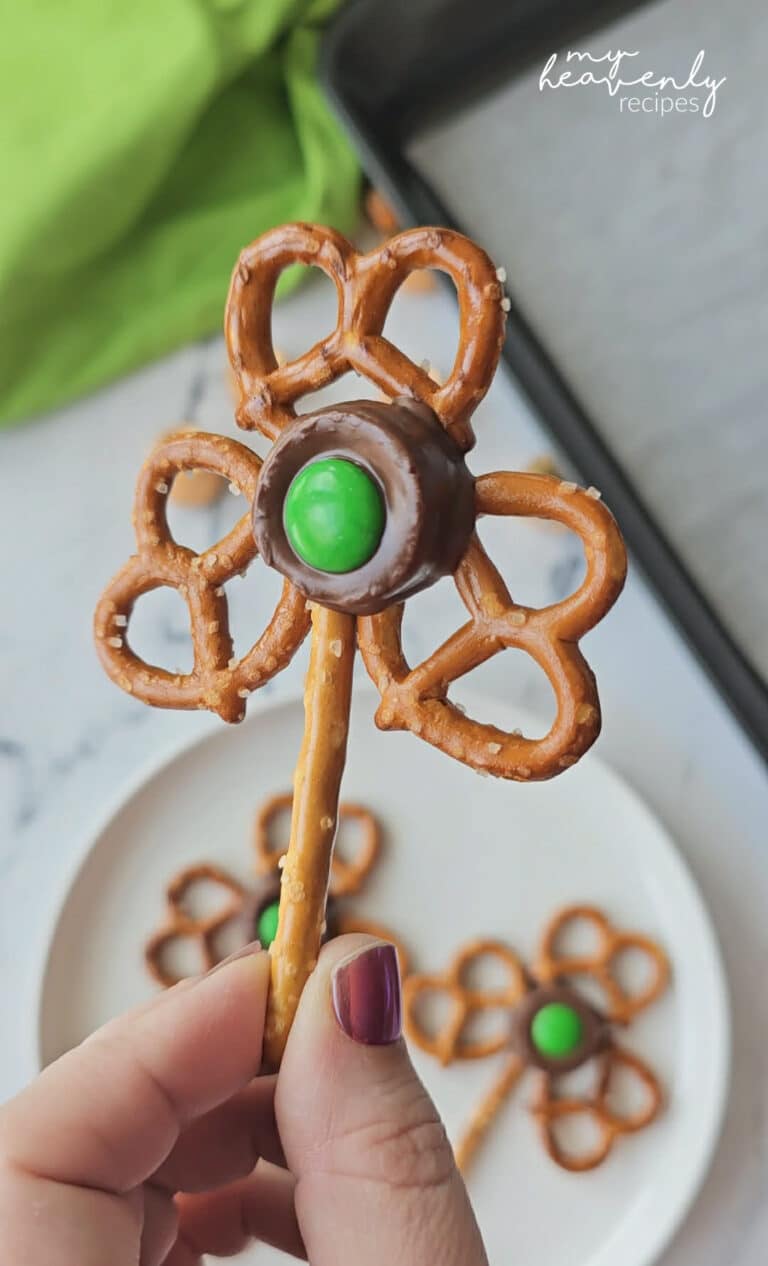 Shamrock Pretzel Treats